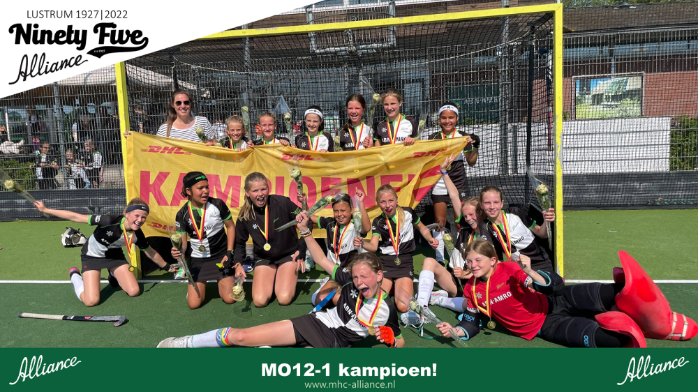 Meisjes MO12-1 ongeslagen kampioen! Nieuws afbeelding